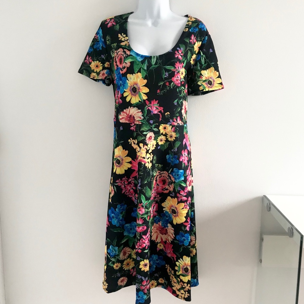 Slinky Brand Short Sleeve Scoop Neck Fit & Flare Summer Dress Black Floral Dress